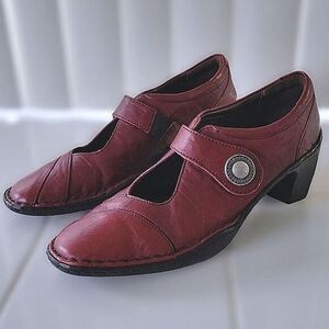 Joseph Siebel burgundy leather tapered square toe pumps
